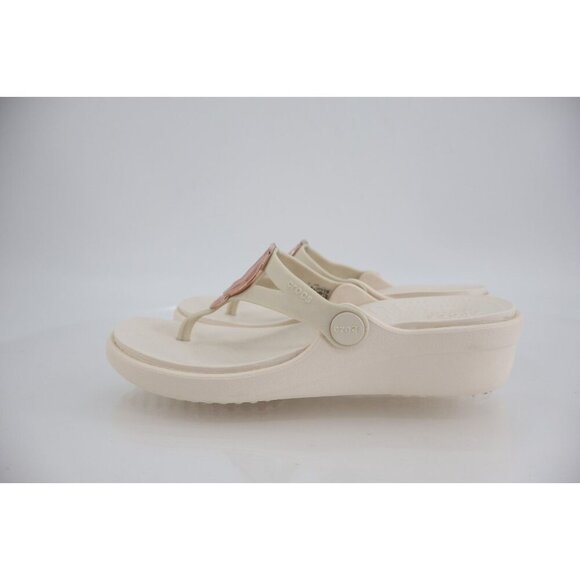 Crocs Girls Sanrah Embelished Sandal Size 4 White Thong Low Wedge Gold Hammered - Picture 5 of 12